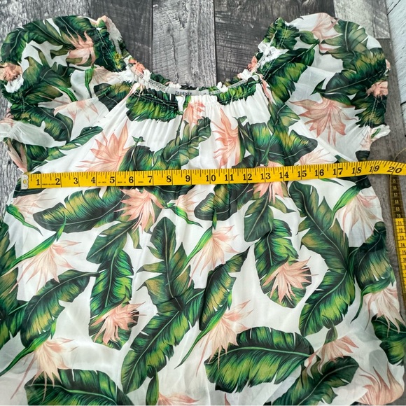Flowy Palm Leaf Scoop Neck Top, EUC, Sz S - Picture 9 of 10